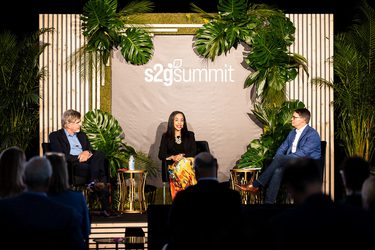 Tom Freston Ndidi Nwunell