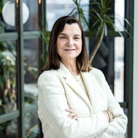 Portrait of Deanna Meirink.