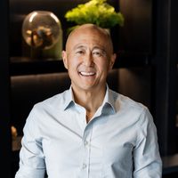 Portrait of Kevin Lo.