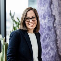 Portrait of Lisa Rosen.