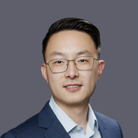 Portrait of Steven Yang.
